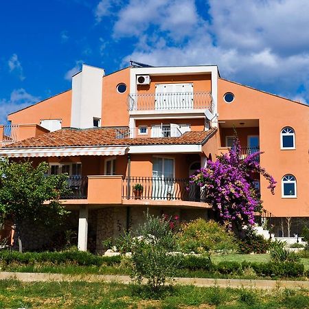Apartments Poljski Put V Новаля Екстер'єр фото