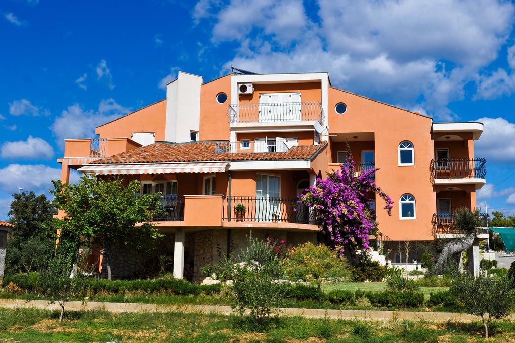 Apartments Poljski Put V Новаля Екстер'єр фото